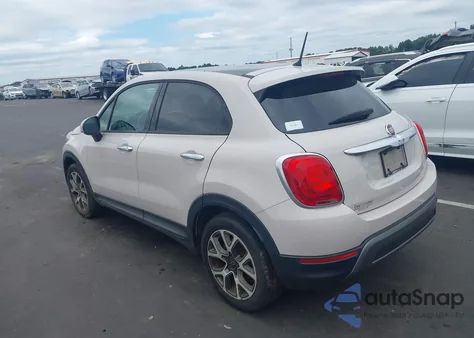 2016 Fiat 500X Trekking z USA, uszkodzony, nr VIN ZFBCFXCT5GP512531